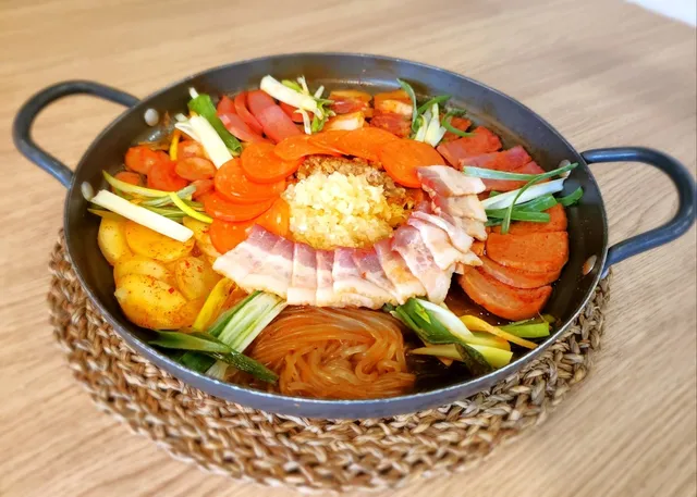 김뚜껑부대찌개시흥