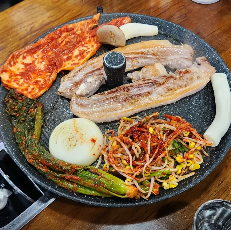 디너의여왕 - [경기 파주][릴스] 최가네솥뚜껑삼겹살 1차