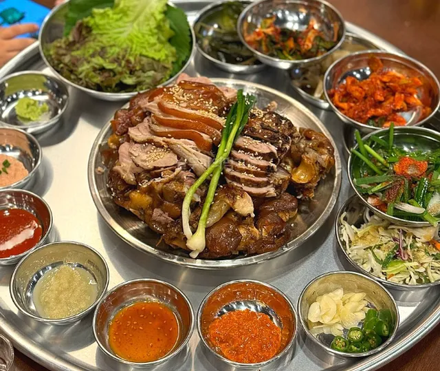 디너의여왕 - [경기 파주] 완미족발 파주초롱꽃마을점 1차