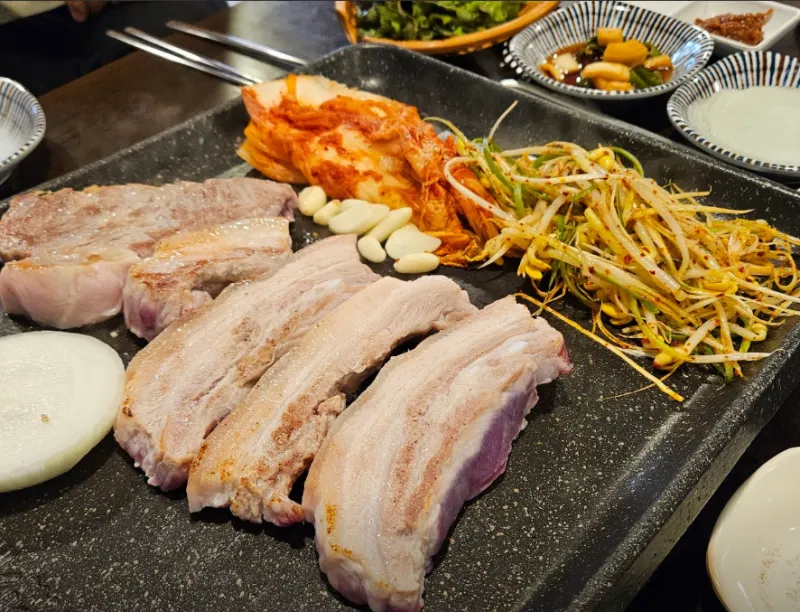 디너의여왕 - [서울 마포] 돈대박 김치삼겹살 10차