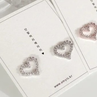 [단발머리에이미] 큐빅 하트 귀걸이