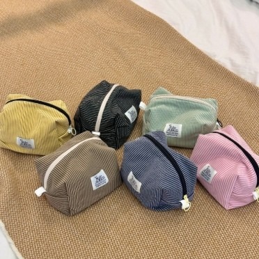 [littlesolace] Mellow Hug Pouch