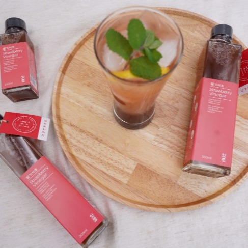 [잇초 자연발효식초] 자연 발효 수제 딸기 식초 0차