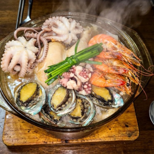 [로지스앤그린] 프리미엄 해신탕 밀키트